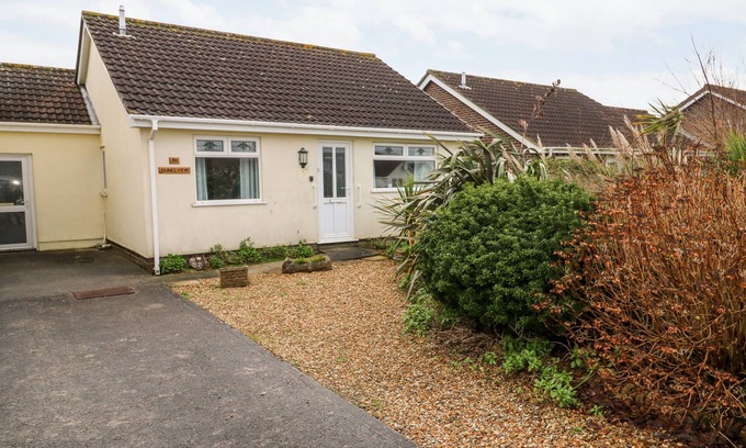 Cubert Cottage | DUNES VIEW, pet friendly, character holiday cottage in Cubert