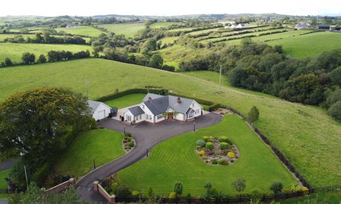 Dungannon House | Dungannon 2 Bed Bungalow - Sleeps 5 - Pet Friendly