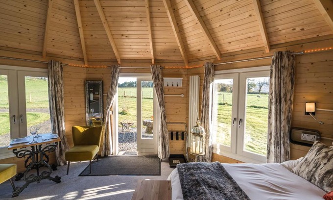 Fintry Cabin | Dunroamin Lodges