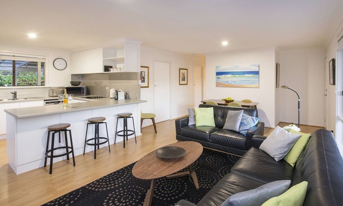 Dunsborough House | Dunsborough Cottage in Peron Ave