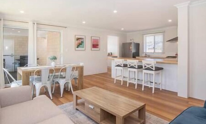 Dunsborough House | Dunsborough Sunrise
