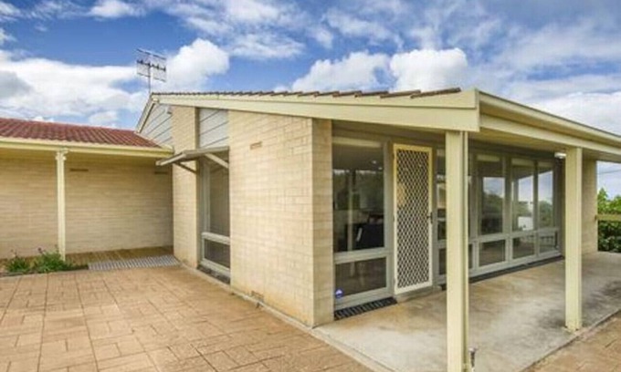 Port Elliot House | Dunsford House 4 Seaview Road, Port Elliot