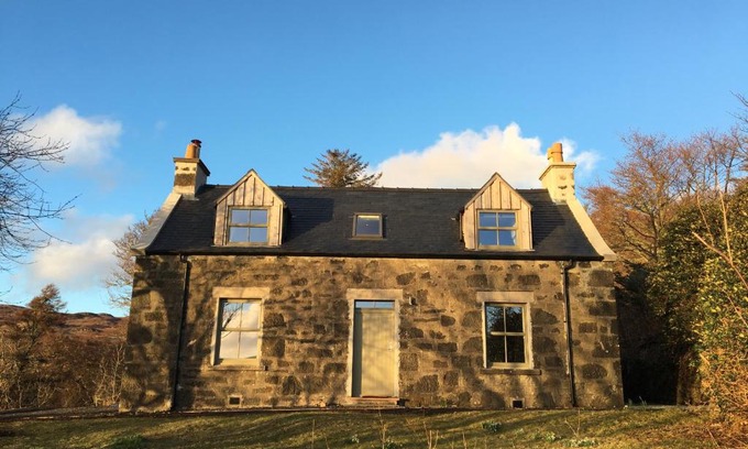 Waternish House | Dunvegan Castle Keepers Cottage
