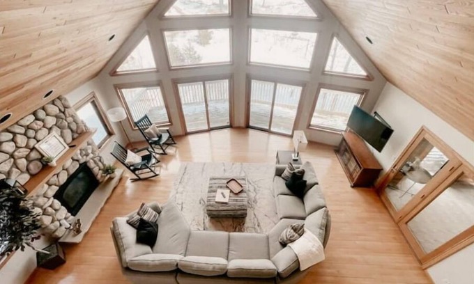 Upper Peninsula Michigan House | Dunwandrin Lakefront Property in Marquette