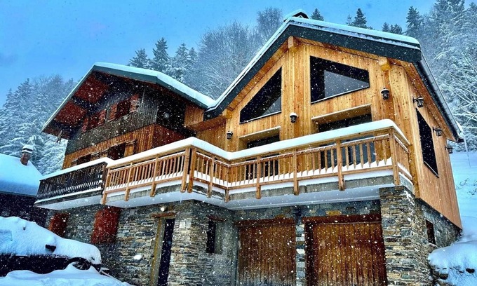 Doucy-Combelouviere Ski Chalet | Duo of chalets in the heart of the Grand Domaine (18pers)