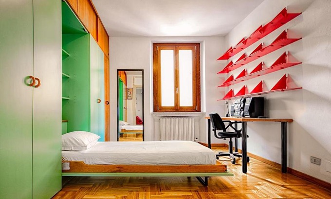 Milan Apartment | Duomo-City Life In The Heart Of The City!