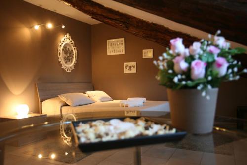 Roman Quarter Apartment | Duomo