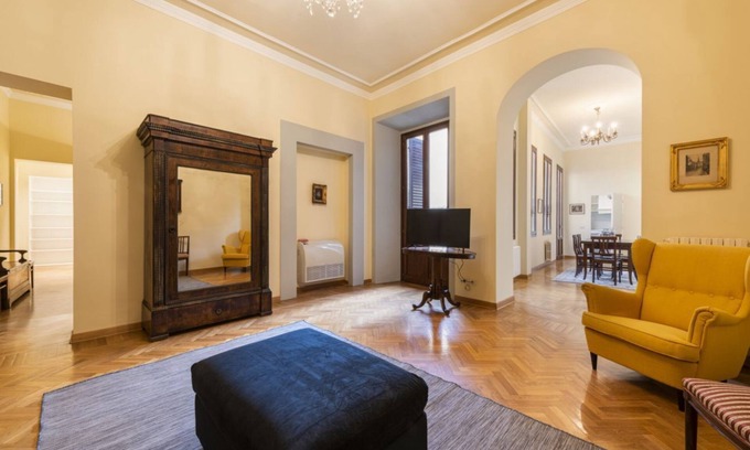 Sant' Ambrogio Apartment | Duomo Luxury House in Florence by Mmega