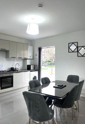 Haverstock Apartment | Duplex 3 Bed Apt with patio in Camden WR202