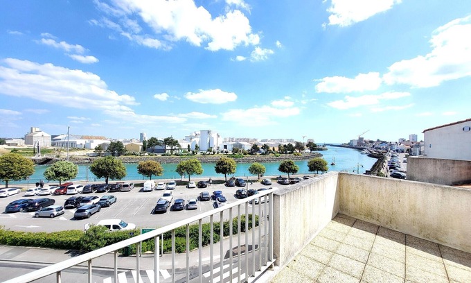 Les Sables d'Olonne Apartment | Duplex 3-Room Apt - Terrace - Private Parking - Les Sables-d'Olonne