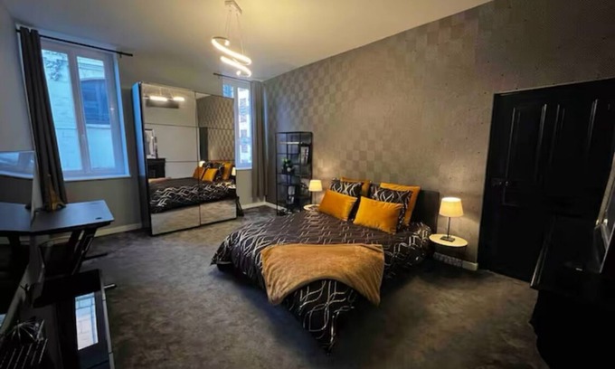 Moulins Apartment | Duplex apartment in the heart of town