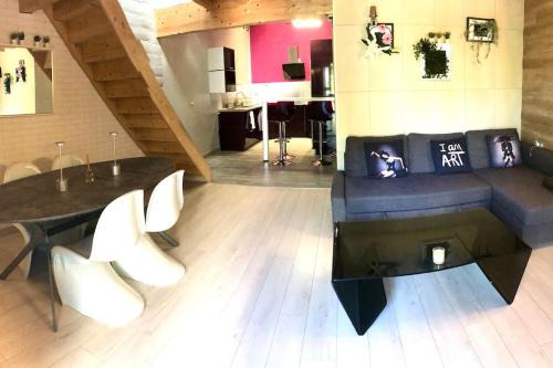 Leguevin Apartment | Duplex atypique 20’ de toulouse