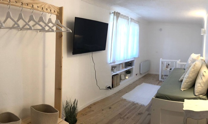 Cagnes-sur-Mer Apartment | Duplex au Calme au Pied du Château