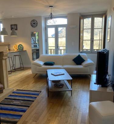 Castelnaud-la-Chapelle Apartment | Duplex-Au château ambulant-au bord de la Dordogne