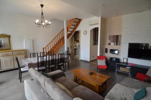 Liberation Apartment | DUPLEX BORRIGLIONE - Spacieux appartement pour 6 personnes au pied du tram