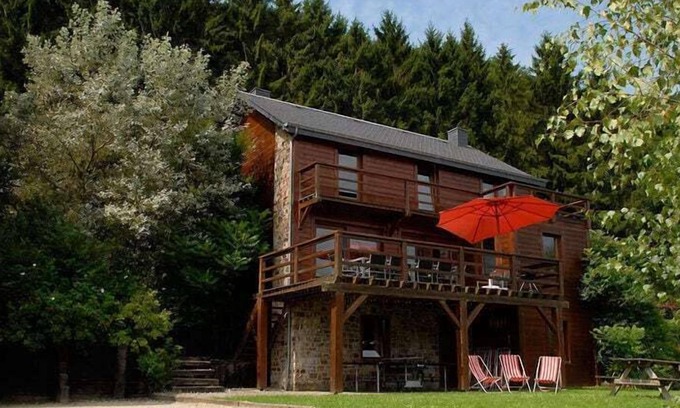 Marcouray Ski Chalet | Duplex Chalet in Rendeux Ardennes with Sauna and Terrace