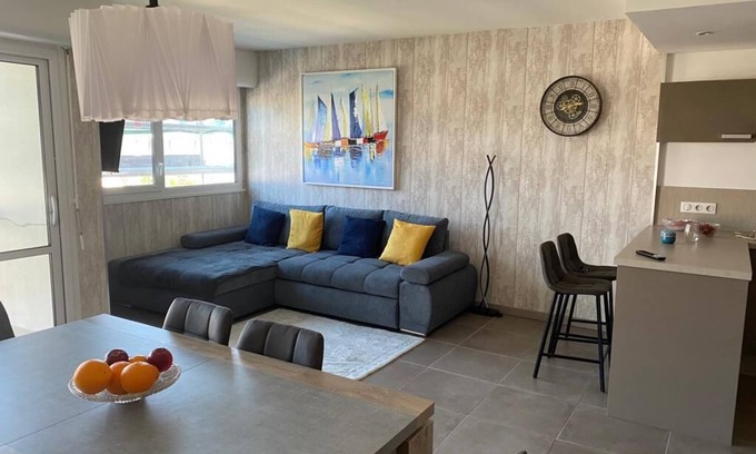 Courseulles-sur-Mer Apartment | Duplex Cosy et Calme à 7 Minutes de la Plage