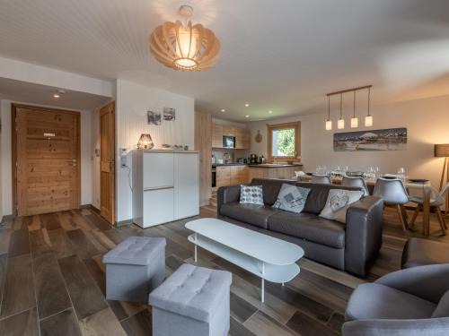 Morzine Apartment | Duplex de standing 3 étoiles à Morzine, 100m des pistes, 9 pers., terrasse, garage, wifi inclus - FR-1-754-20