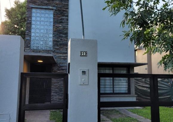 Yerba Buena House | Duplex Familiar