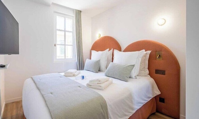 Old Town Apartment | Duplex flat - Hyper centre St Tropez