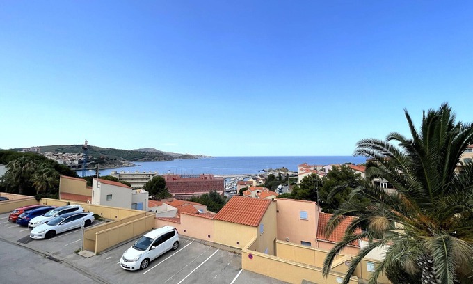 Banyuls-sur-Mer Apartment | Duplex for 6 with terrace and private parking in Banyuls-sur-Mer