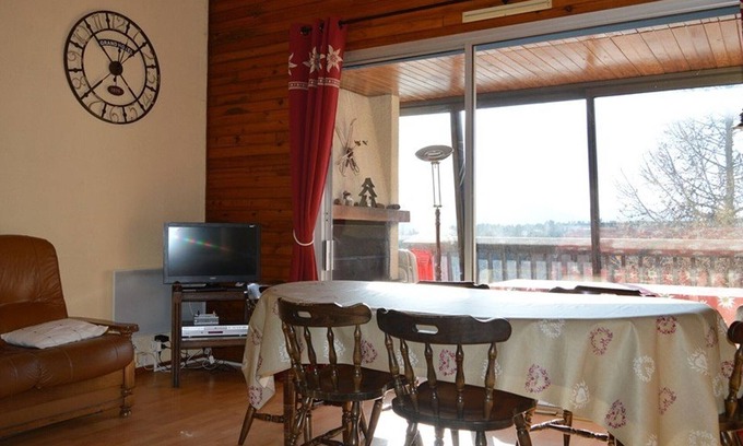 Pyrenees 2000 Apartment | Duplex for 8 with Balcony, Mountain Views, and Modern Amenities in Bolquère