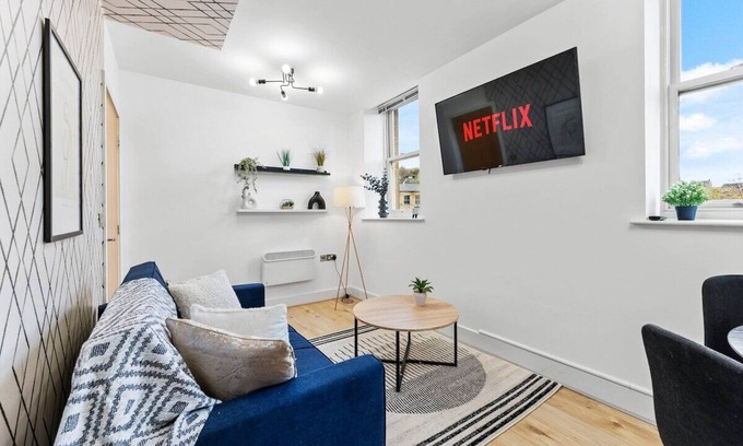 Healey Lane House | Duplex Penthouse in Yorkshire - Parking