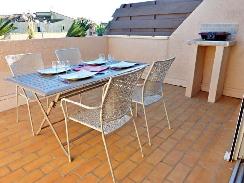 Marseillan Plage Apartment | Duplex rénové avec clim, terrasse et parking à Marseillan - FR-1-387-162