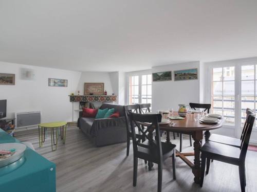 Cauterets Apartment | Duplex T3 pour 6 personnes avec balcon - Centre de Cauterets, à 300m des pistes - FR-1-401-49