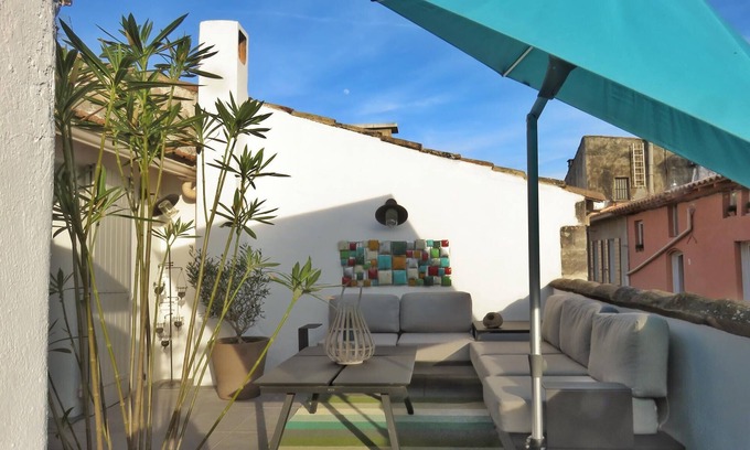St.-Remy-de-Provence House | Duplex village center with large south-facing roof terrace (*)