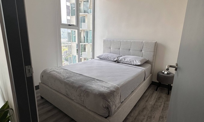 Hospital Apartment | Dushi Secret Apartment for max 8 guestsnon the 25th floor with amazing view