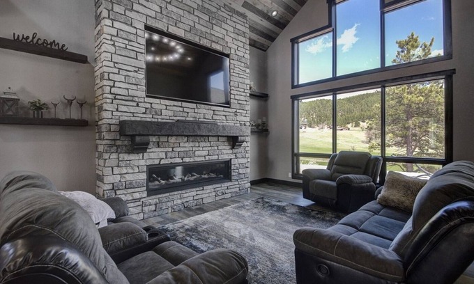 Sturgis Cabin | Dusty Diamond-New build, private hot tub, 4 miles to Sturgis & 5 miles to Deadwood!