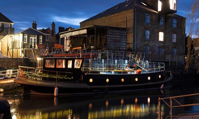 Sandwich Boat Rental | Dutch Barge, Fisherman's Wharf, Sandwich