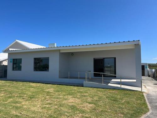 Struisbaai House | Dutchie - 4 Vygie Avenue