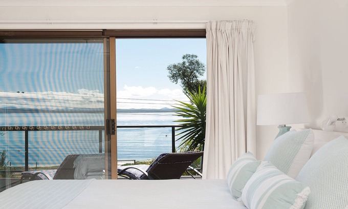 Nelson Bay House | Dutchie's Dream - Glorious Views And Opposite Dutchies Beach