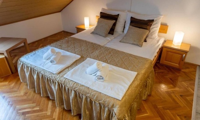 Mostar Apartment | Dvokrevetna soba s bračnim krevetom