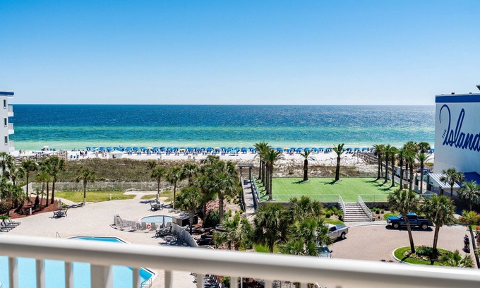 Fort Walton Beach Condo | DW Gulf 615- DIRECT OCEAN VIEW- FREE BEACH SERVICE-TOP FLOOR (6th)-RELAX & ENJOY