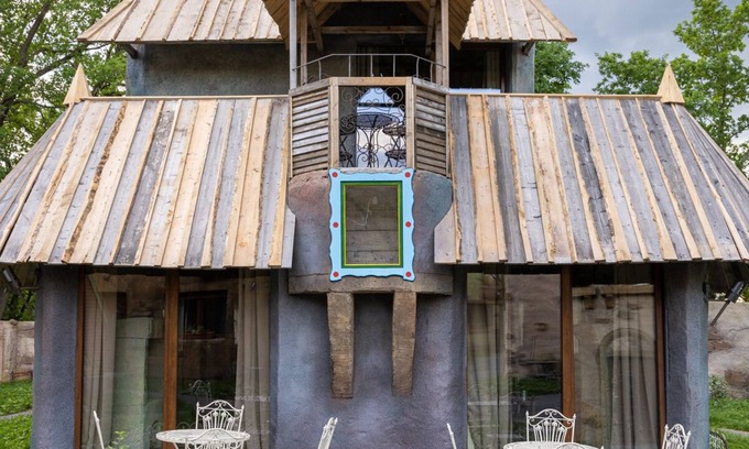 Coswig Apartment | Dwelling in the Leggings Maker's house, bottom right
