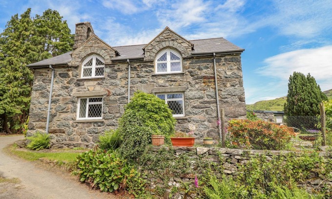 Dolgellau Cottage | DWYNANT, pet friendly, character holiday cottage in Dolgellau