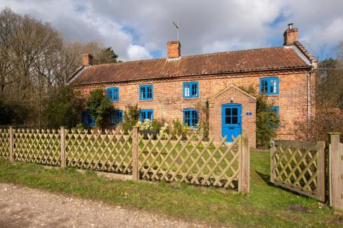 Hindolveston House | Dyes Cottage