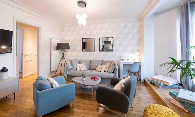 Le Kremlin-Bicetre Apartment | DYNAMIC HOUSE * 2 bdr - 1 ba - Aircon - Balcony - Metro
