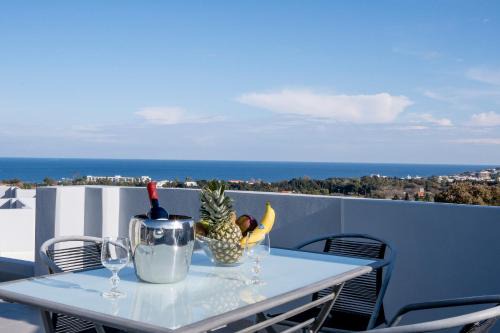 Petaloudes Apartment | E&A luxury apartment with sea view