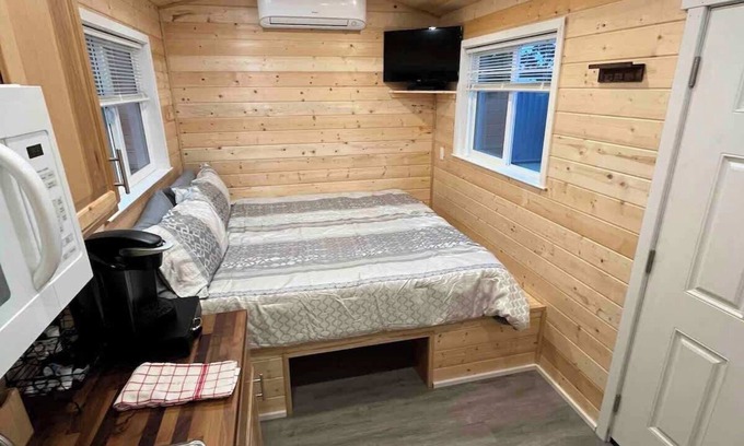 Healdsburg Apartment | E - Not Available Sum