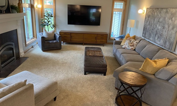 Butte Des Morts House | EAA rental close to Oshkosh.
