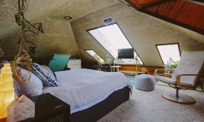 Clifton House | Eagle and Whale Spotting on a Cliff by the sea w Inflatable spa and Pet Friendly