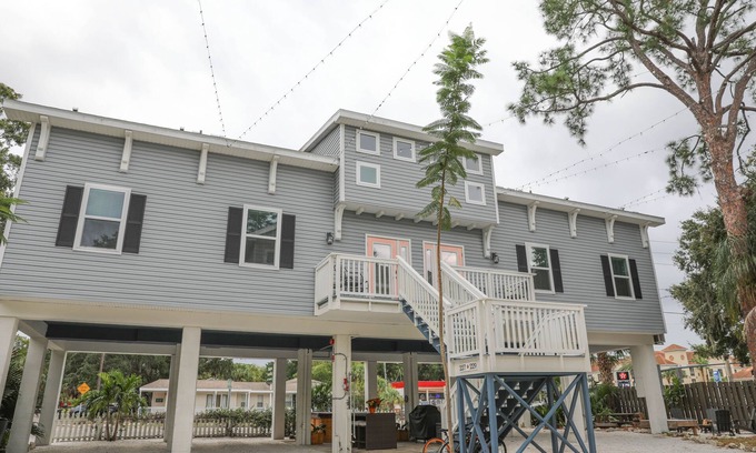 St. Petersburg - Clearwater Apartment | Eagle Nest Apartment-Walk to downtown & the water! New heated POOL January 2024!