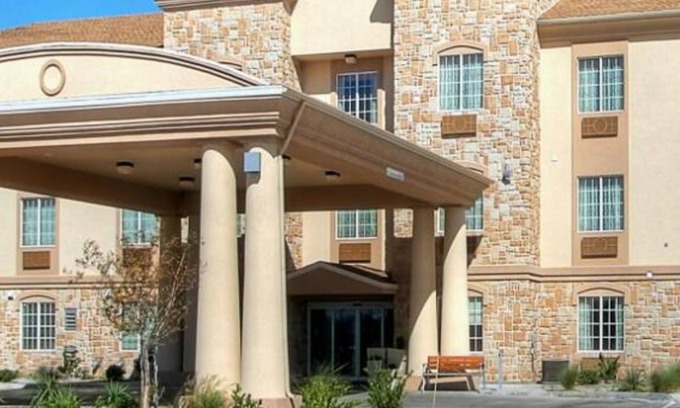 Pecos Hotel | Eagle NestInn