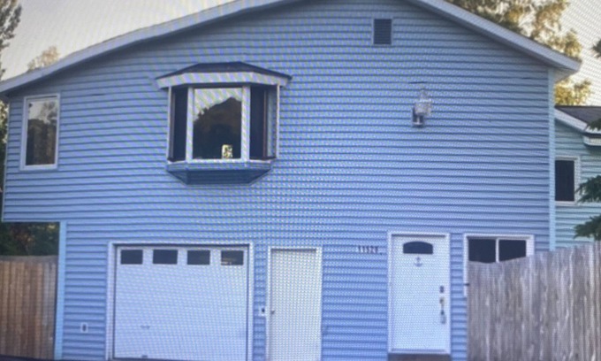 Eagle River Apartment | Eagle River apartment in house. Pets allowed. No breed restrictions