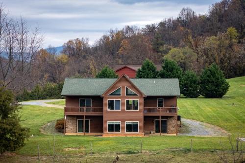 Luray House | Eagle Rock Cabin 2319 Valley Burg Road