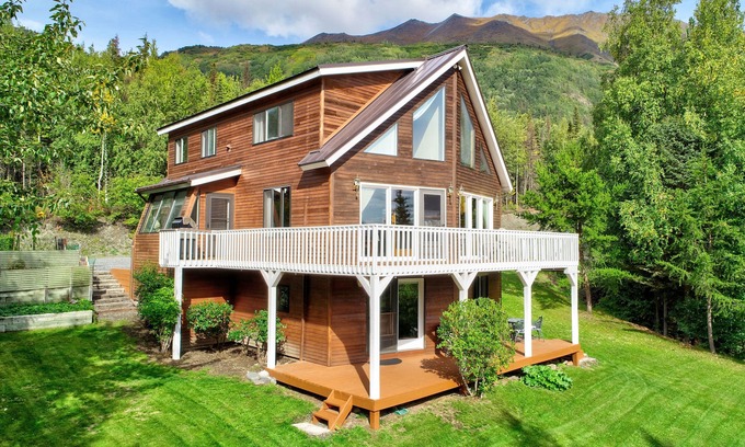 Cooper Landing Cabin | Eagle's Haven - Entire Cabin 6 bd w/2 LivingAreas